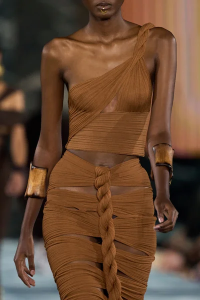 Look 270